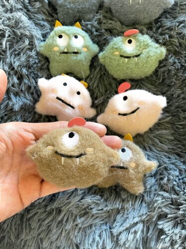 8 PCs little monster brooches cute monsters