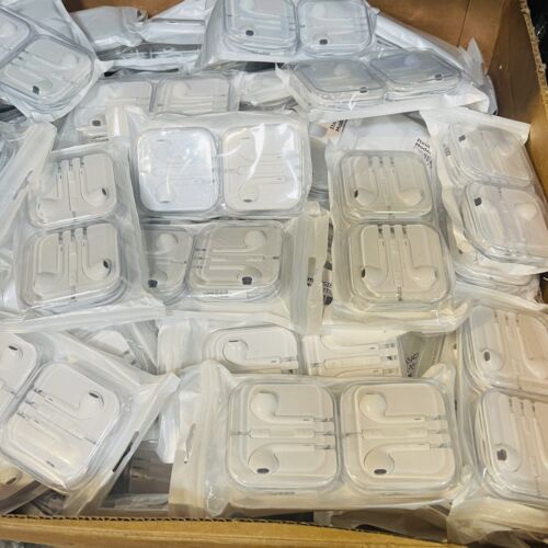 50pcs OEM iPhone/iPod Ear Pods Wired 3.5mm Headphone New Sealed