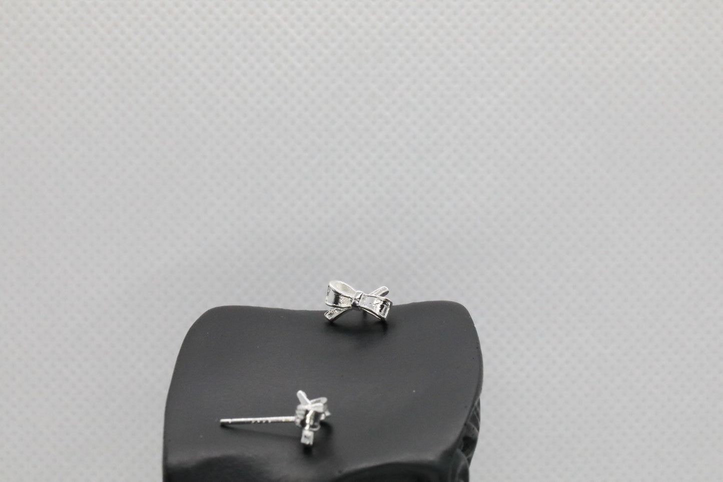 Sterling silver Stud earrings, bows, Christmas gift includes gift box B01