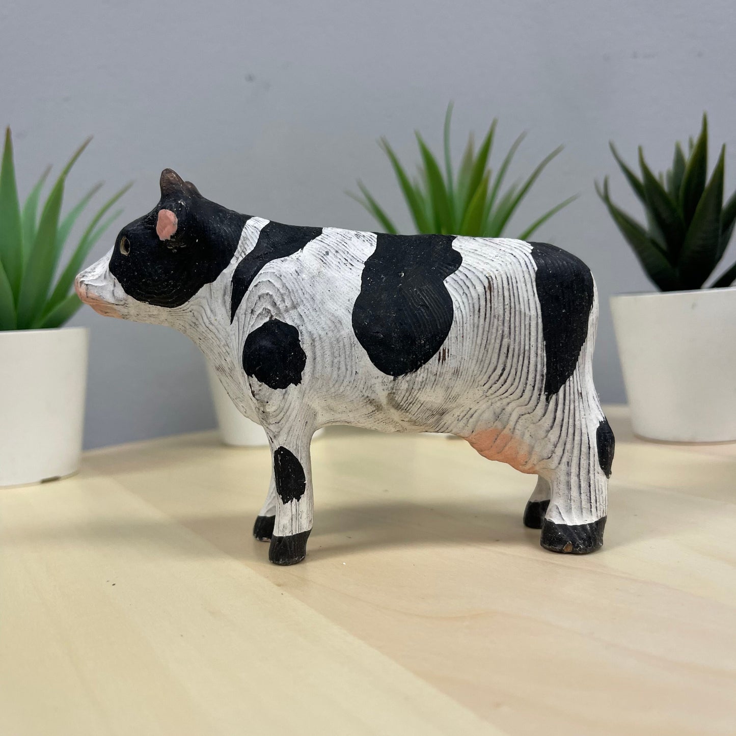 YEEYAYA Cow 5” Wood sculpture Hand Carved Wood Figurine Christmas gift Wood Statue Room Decor home Decor Farm animals Zoo animals