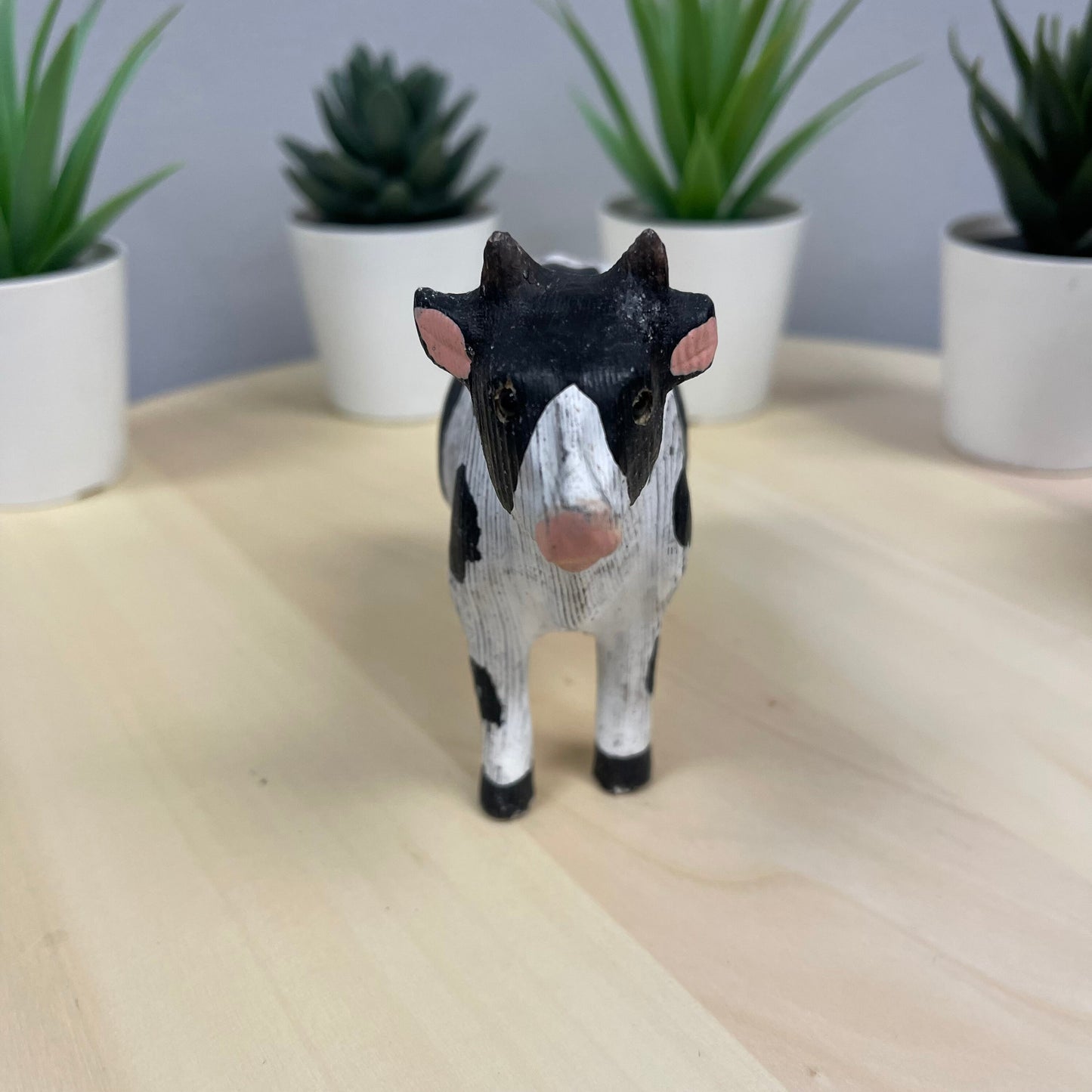 YEEYAYA Cow 5” Wood sculpture Hand Carved Wood Figurine Christmas gift Wood Statue Room Decor home Decor Farm animals Zoo animals